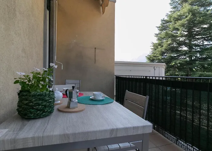 Mamma Ciccia - Casa Sara Roomy One-bedroom Mandello del Lario