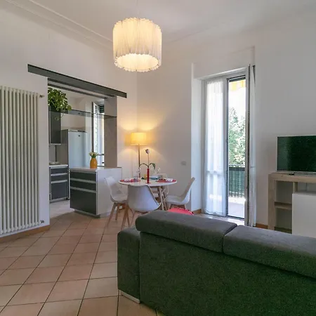Appartement Mamma Ciccia - Casa Sara Roomy One-bedroom Mandello del Lario